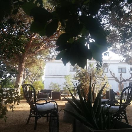 Hostal Los Pinares Льорет-де-Мар Экстерьер фото