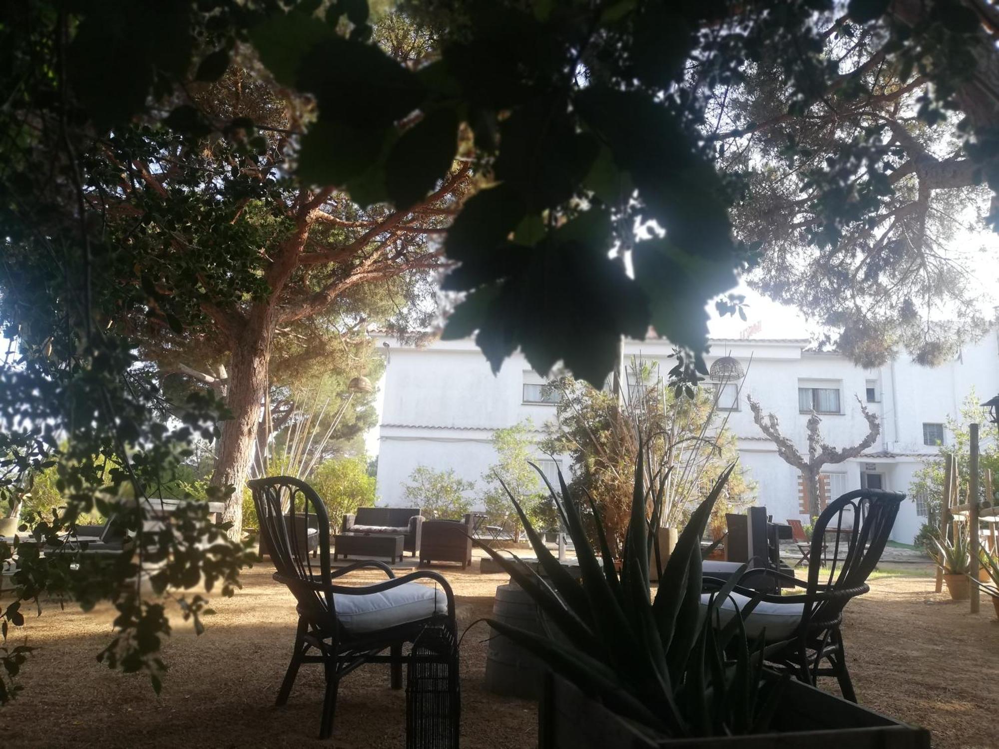 Hostal Los Pinares Льорет-де-Мар Экстерьер фото